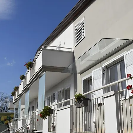 ベッド・アンド・ブレックファスト Time Poggiomarino