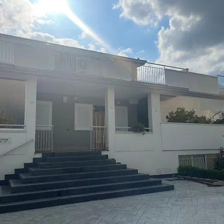 ベッド・アンド・ブレックファスト Time Poggiomarino