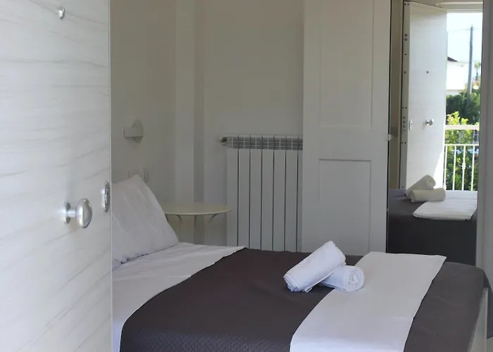 Time فندق مبيت وإفطار Poggiomarino